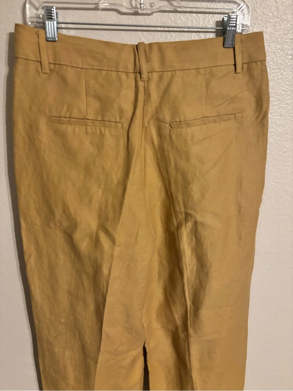 Aritzia Wilfred The Effortless Cruise Linen Pants in Gold Camel color
